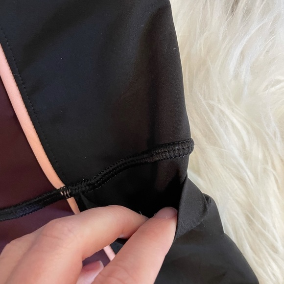 Athleta Velocity Stash Pocket Colourblock Capri - Picture 4 of 15